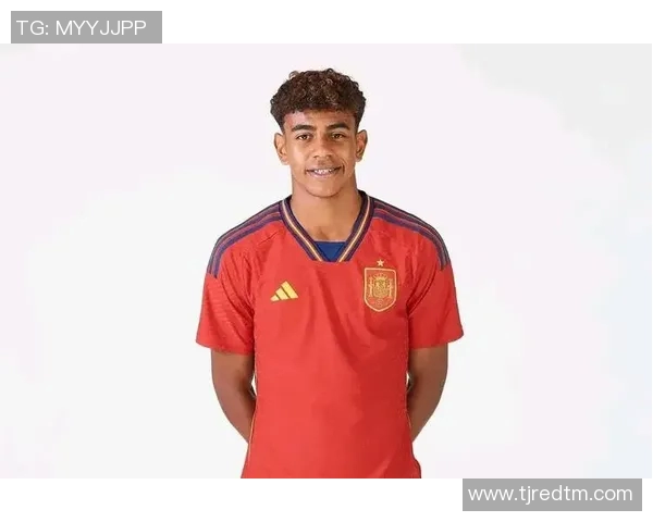 20年代足球球星头像女性艺术创作探索与历史风貌的融合